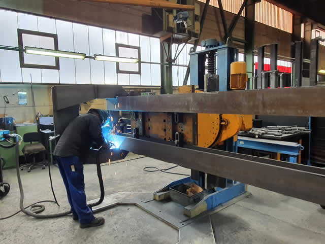 HYWEMA® Hub- Drehvorrichtung im schweren Stahlbau