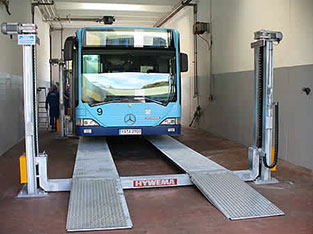 4 post bus lift