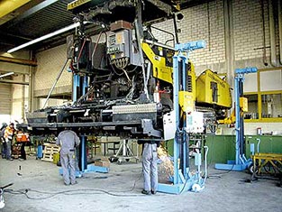 en/hgv-lifting-technology/construction-machinery-column-lift-a43602.jpg