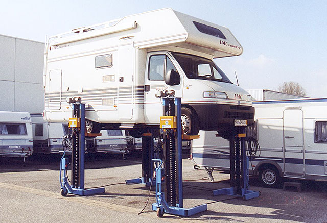 mobile column lift for motorhomes and camper