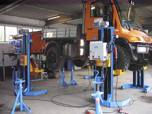 municipal vehicle column lift example B46433_K04